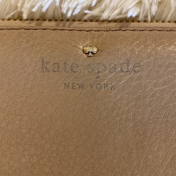 Kate Spade ♠️ tan, full zip wallet with a TON of card slots and inner zip area - Picture 2 of 13